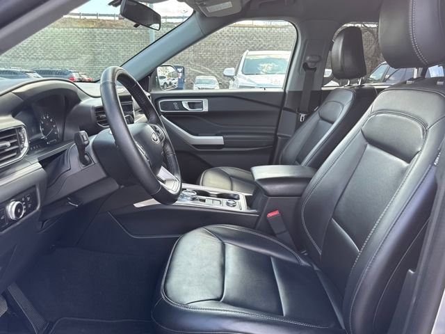 Used 2023 Ford Explorer XLT w/ Equipment Group 202A image 14