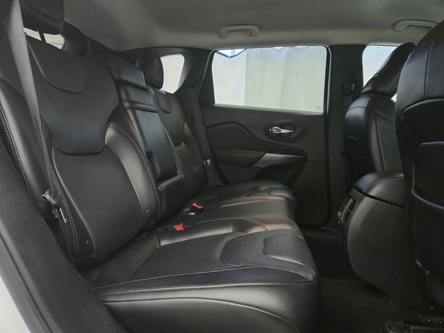 Used 2019 Jeep Cherokee Limited image 24