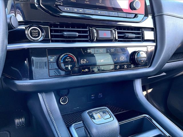 Used 2023 Nissan Pathfinder SV image 27