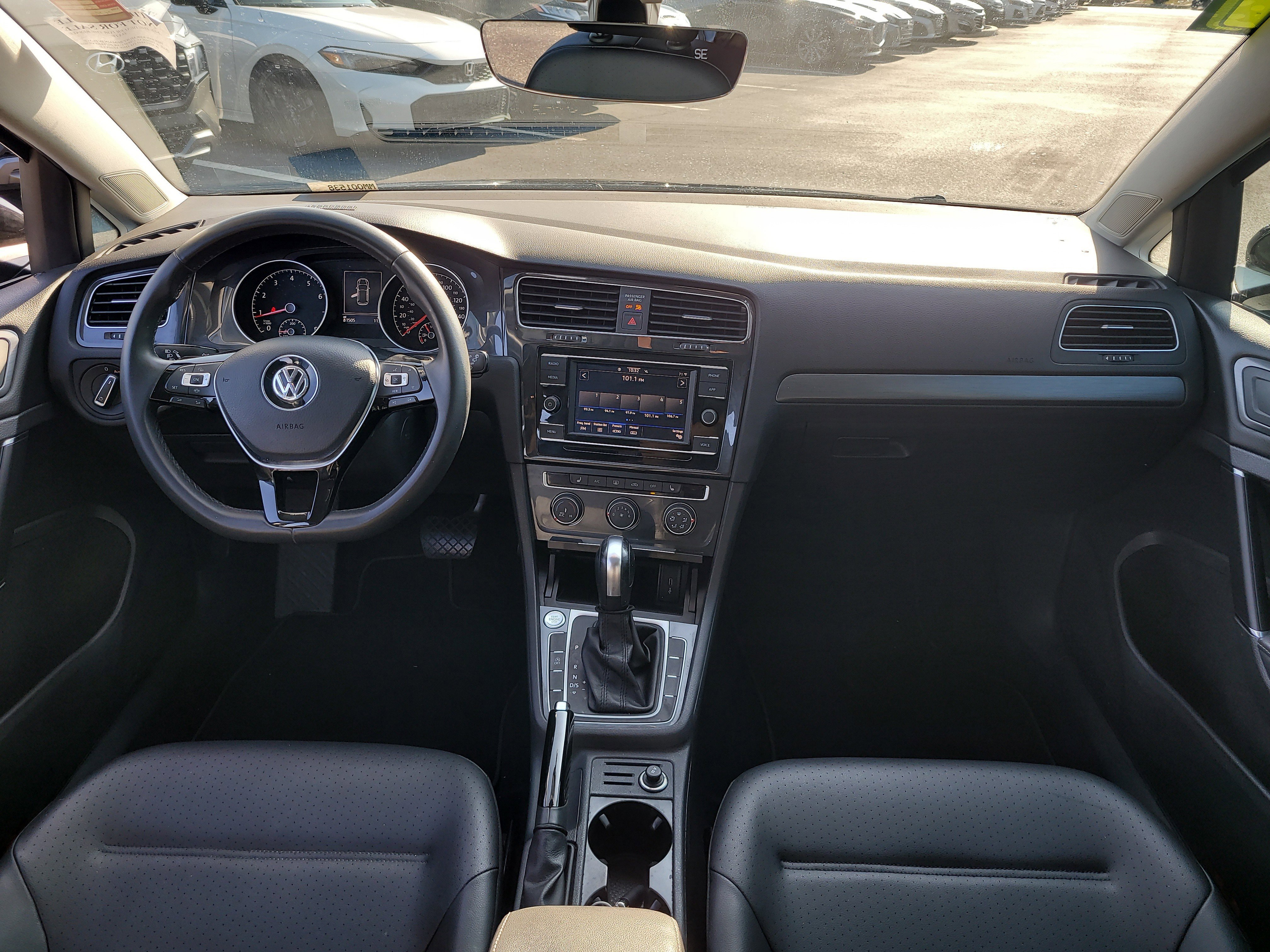 Used 2021 Volkswagen Golf 4-Door image 13