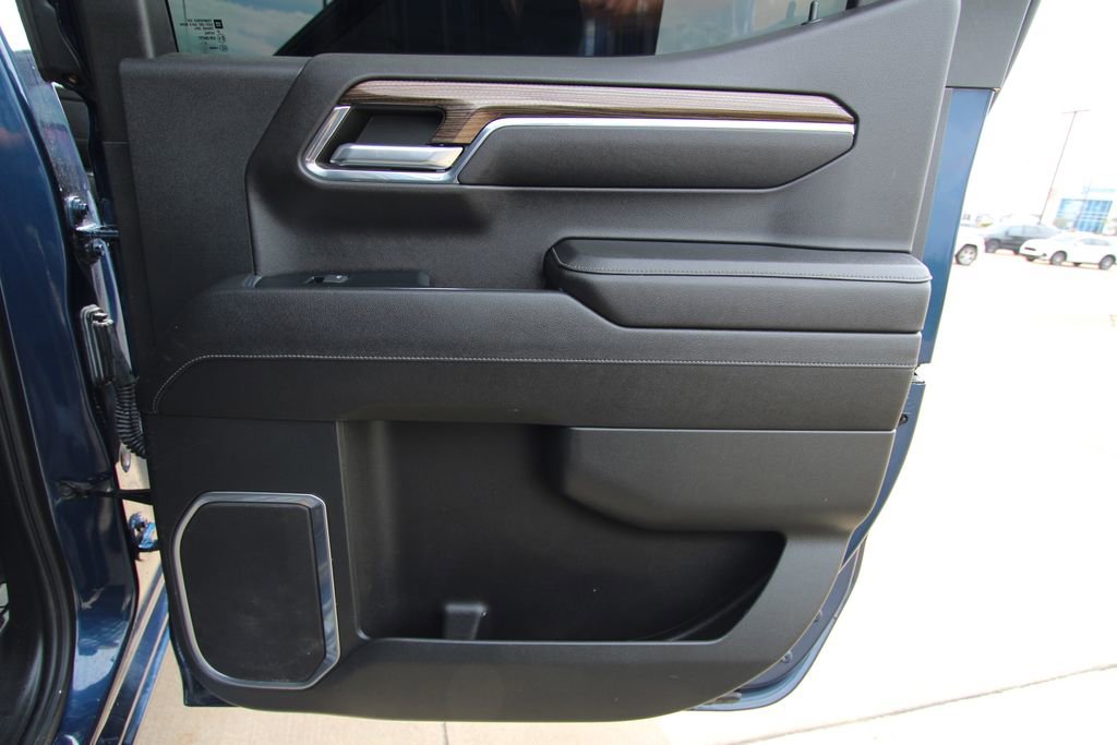 Used 2023 Chevrolet Silverado 1500 LT image 37