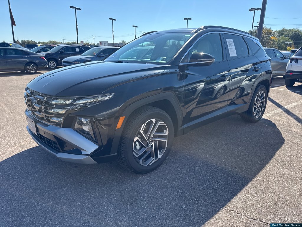 Used 2025 Hyundai Tucson Limited AWD/4WD image 35
