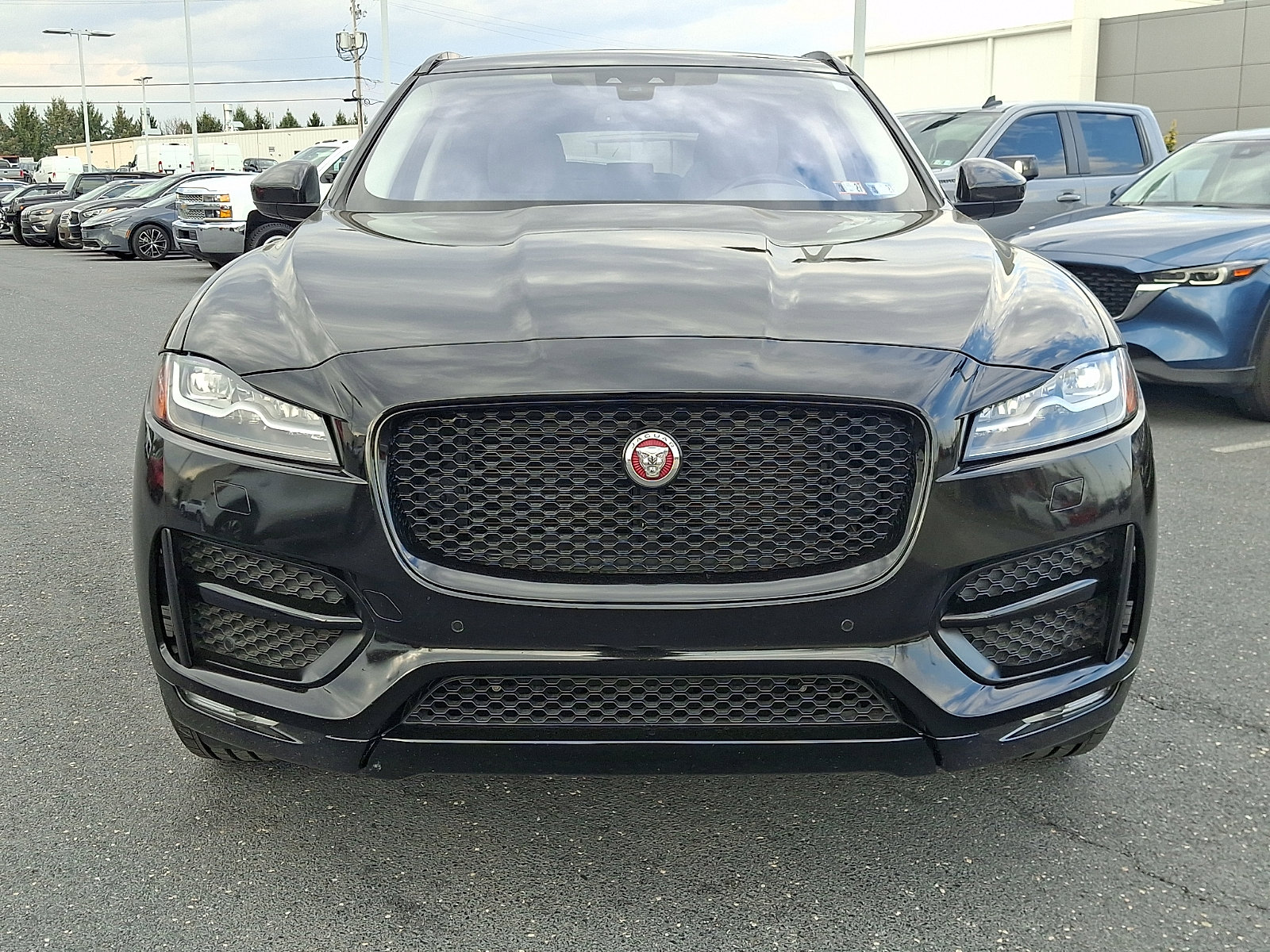Used 2018 Jaguar F-PACE R-Sport image 2