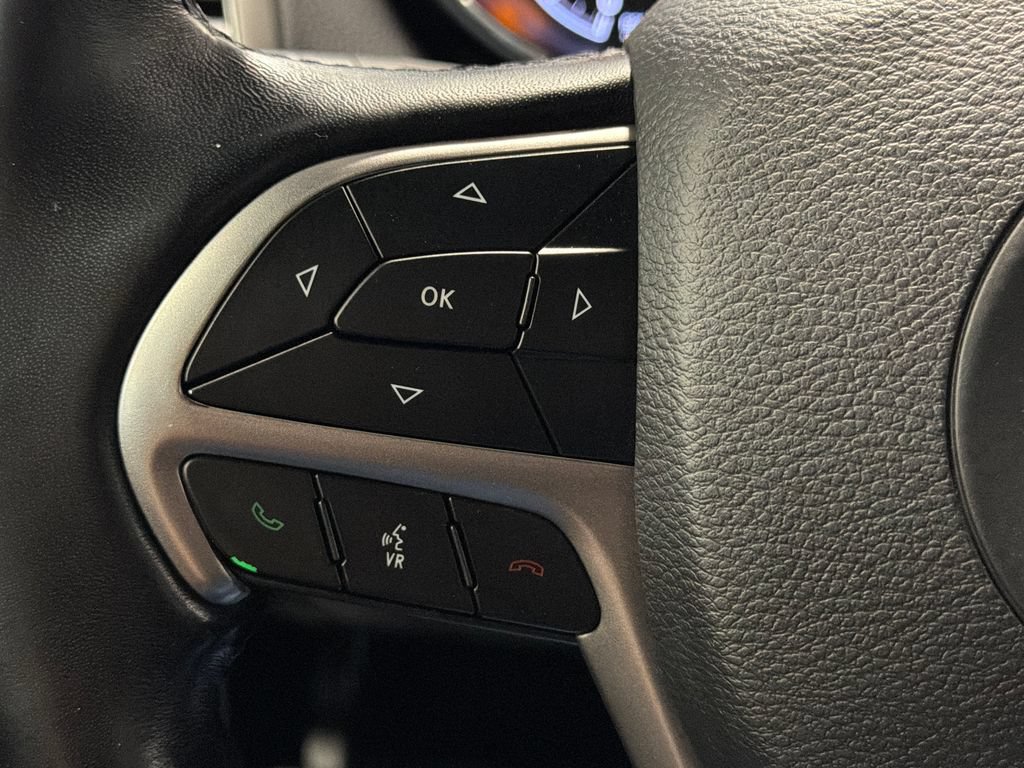 Used 2021 Jeep Grand Cherokee Laredo X AWD/4WD image 13