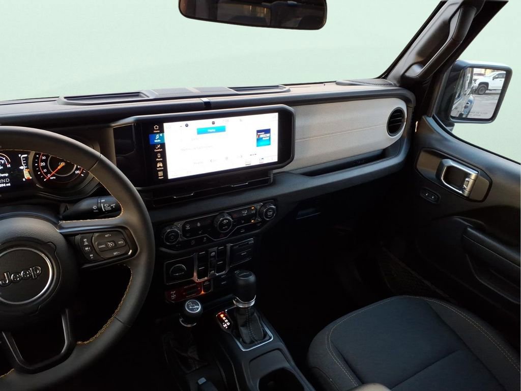 Used 2024 Jeep Gladiator Sport image 16