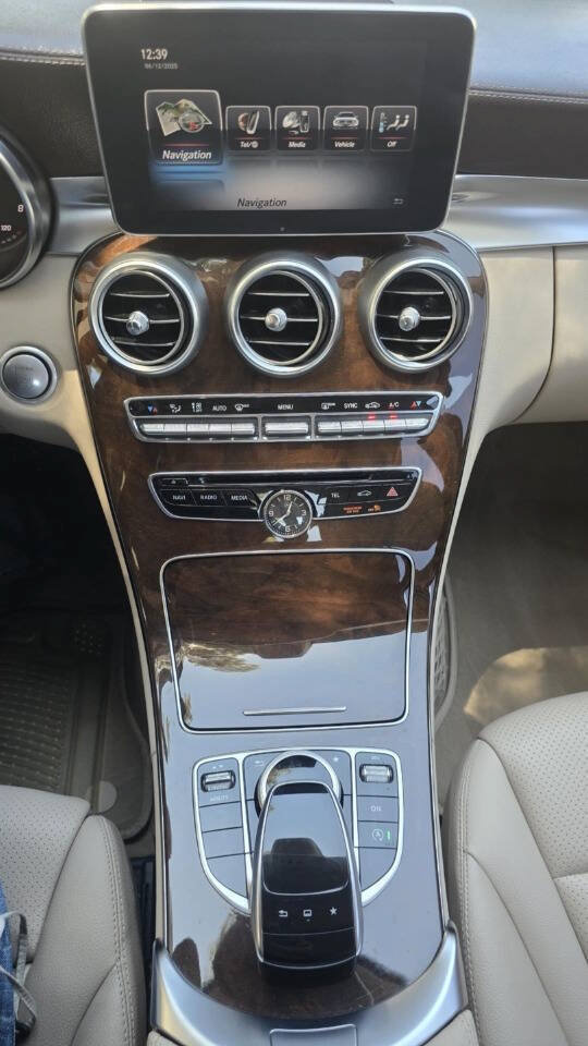 Used 2015 Mercedes-Benz C 300 4MATIC Sedan image 5