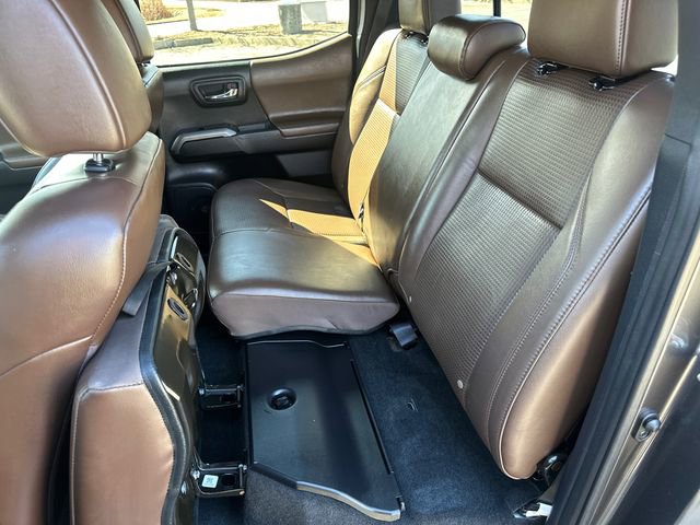 Used 2019 Toyota Tacoma Limited image 18