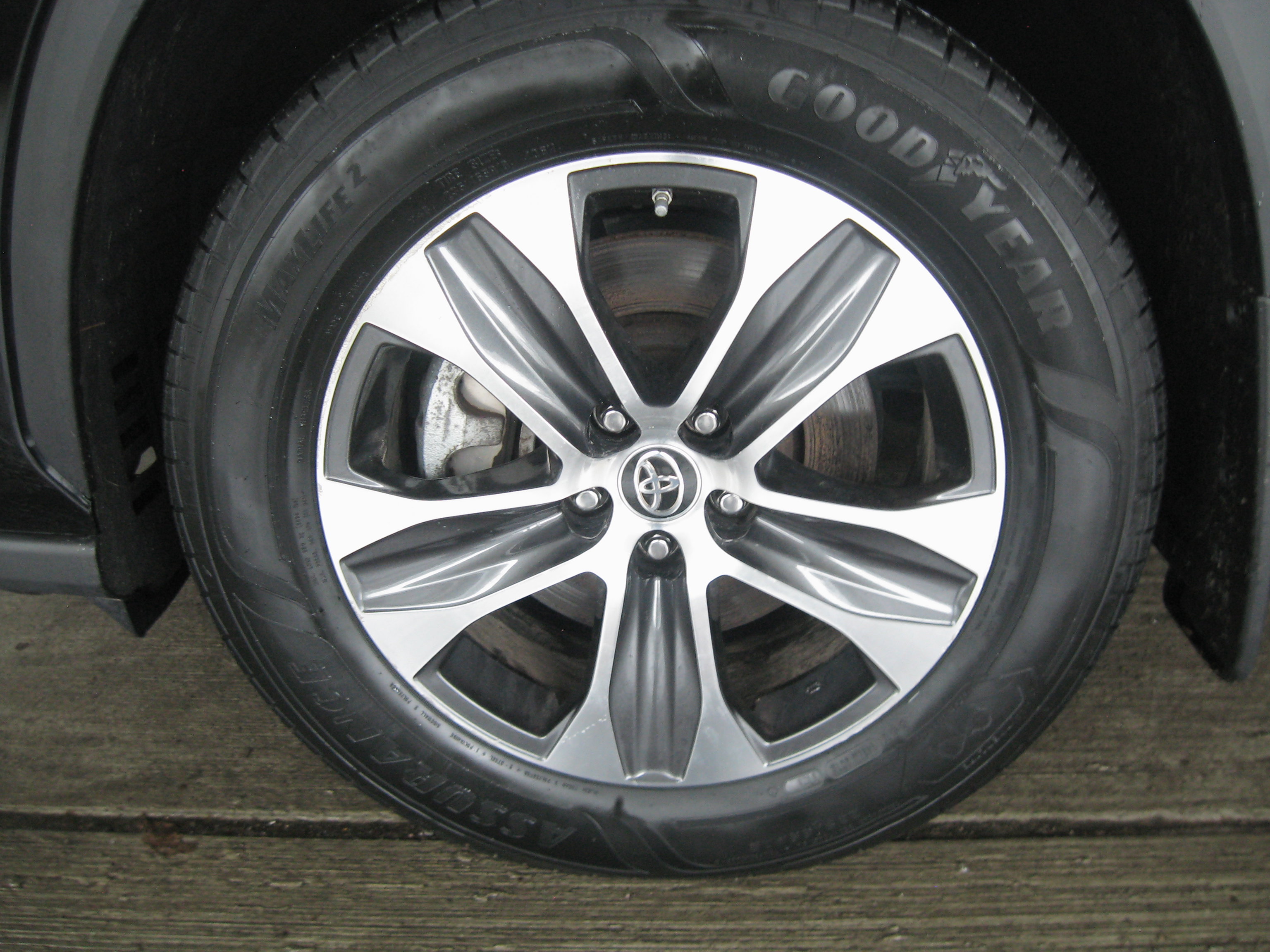 Used 2022 Toyota Highlander XLE image 28