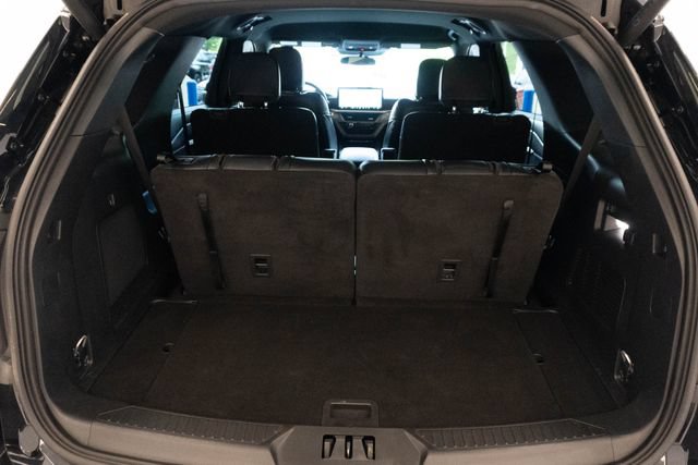 Used 2025 Ford Explorer ST-Line AWD/4WD image 16