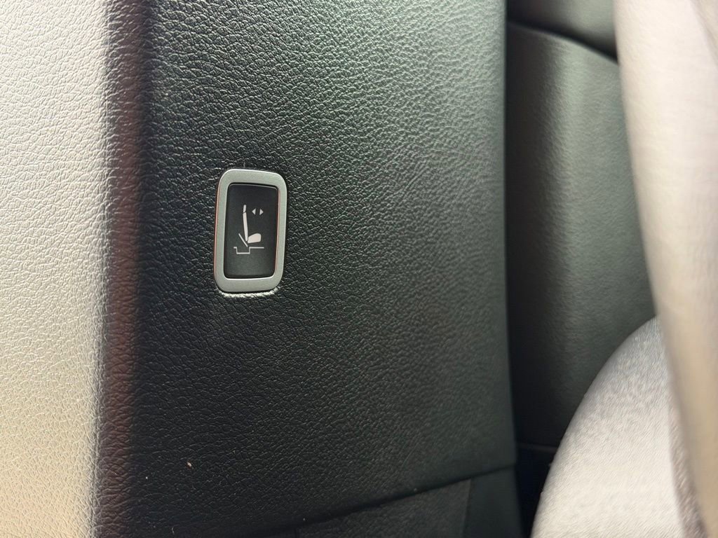 New 2027 Chrysler Pacifica Select FWD image 35