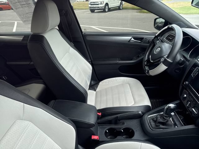 Used 2016 Volkswagen Jetta Sport FWD image 11