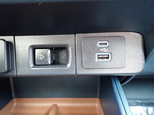 Used 2023 Ford Maverick Lariat w/ Lariat Luxury Package image 20