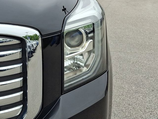 Used 2020 GMC Yukon SLT w/ Premium Edition AWD/4WD image 9