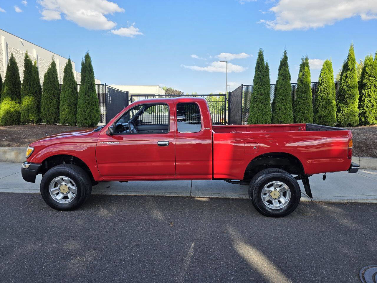 Used 1999 Toyota Tacoma SR5 image 8