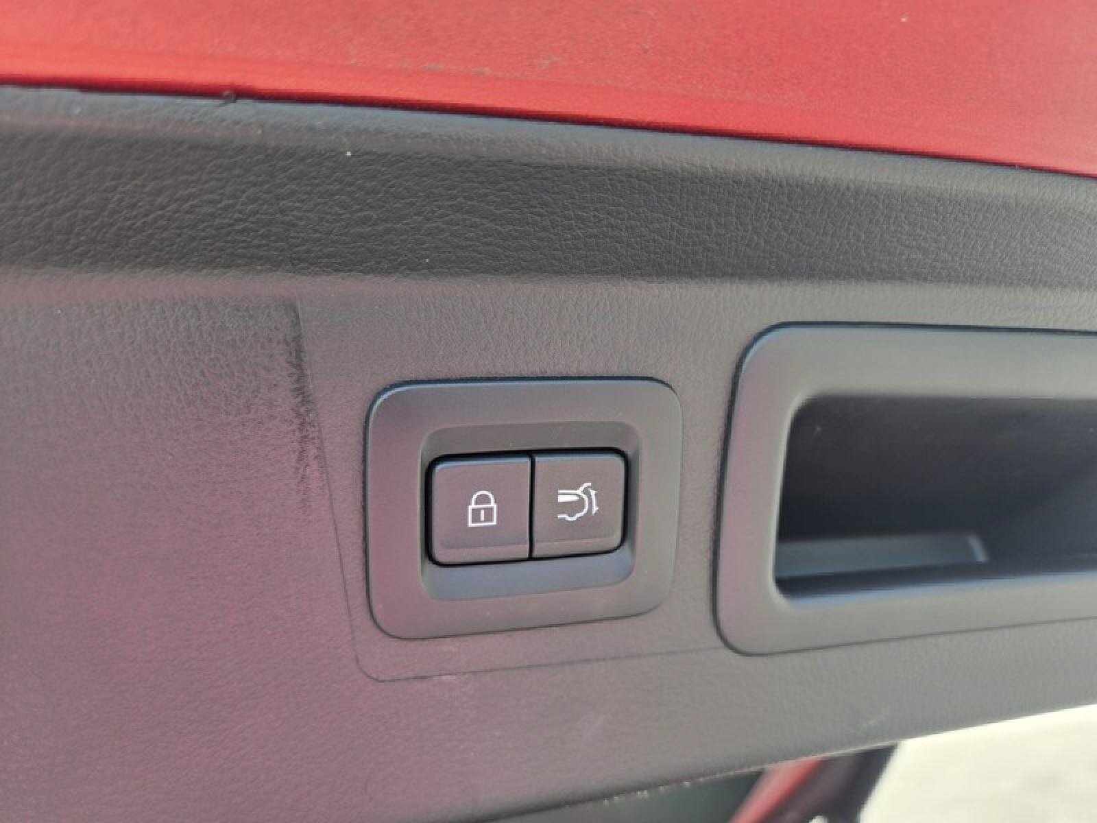 Used 2025 MAZDA CX-50 AWD 2.5 S w/ Premium Package image 8