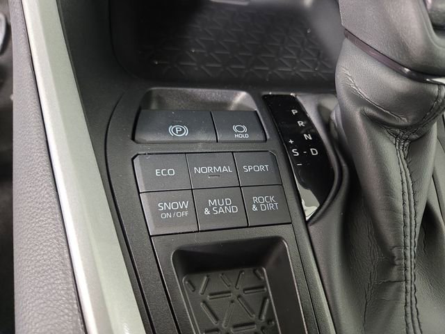 New 2025 Toyota RAV4 XLE image 28