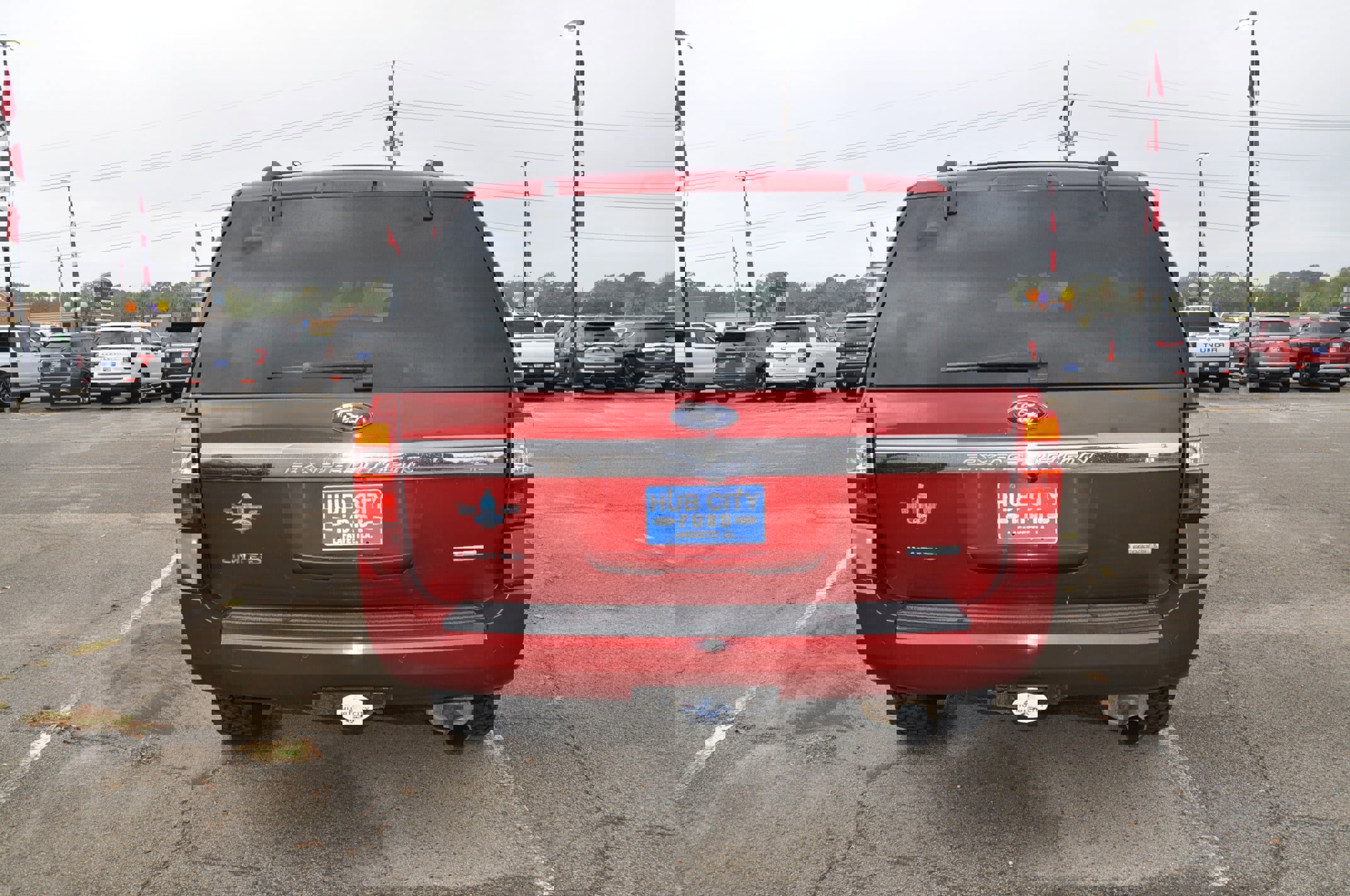 Used 2017 Ford Expedition EL Limited w/ Equipment Group 301A image 4