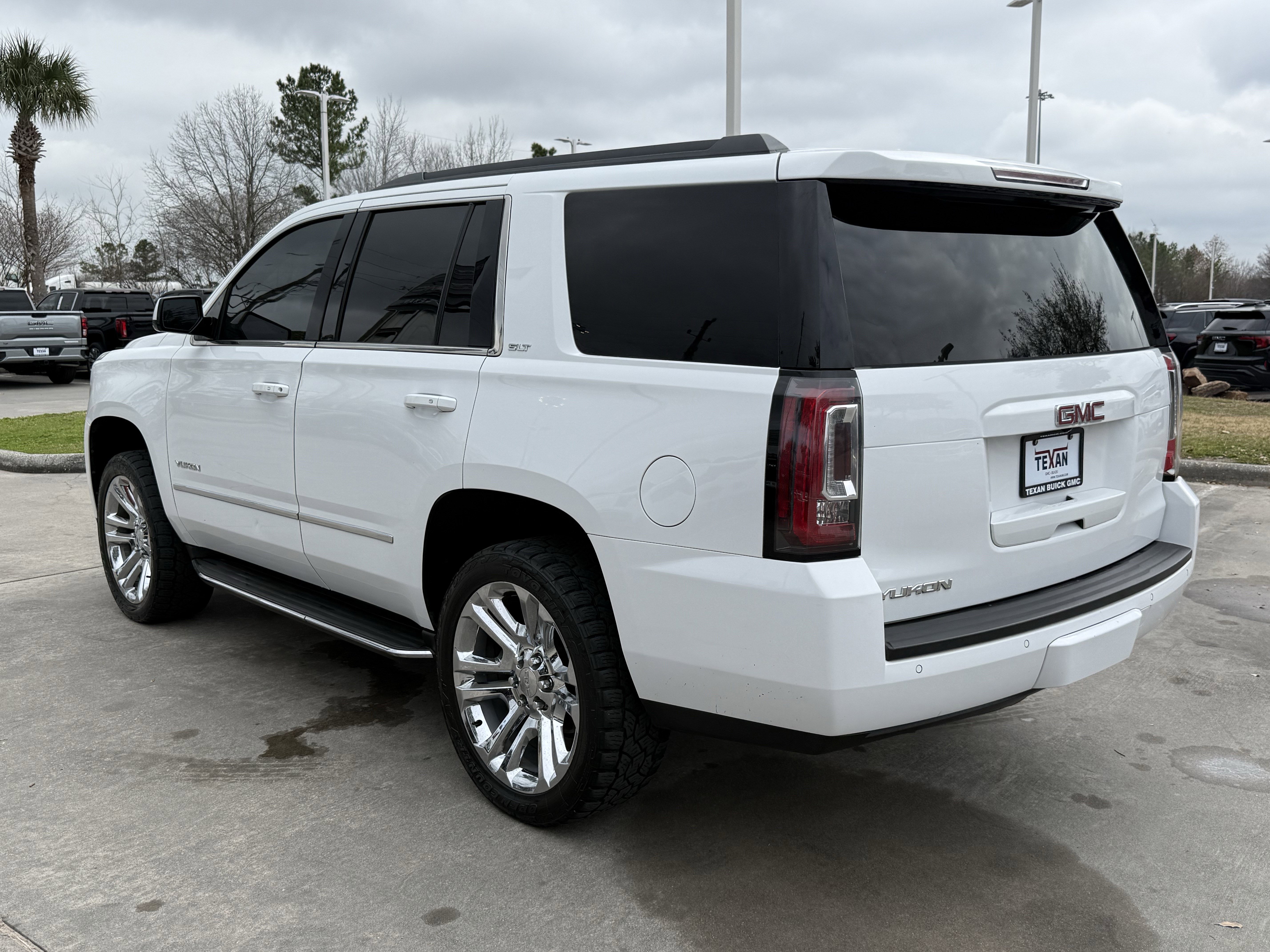 Used 2018 GMC Yukon SLT w/ Premium Edition image 7
