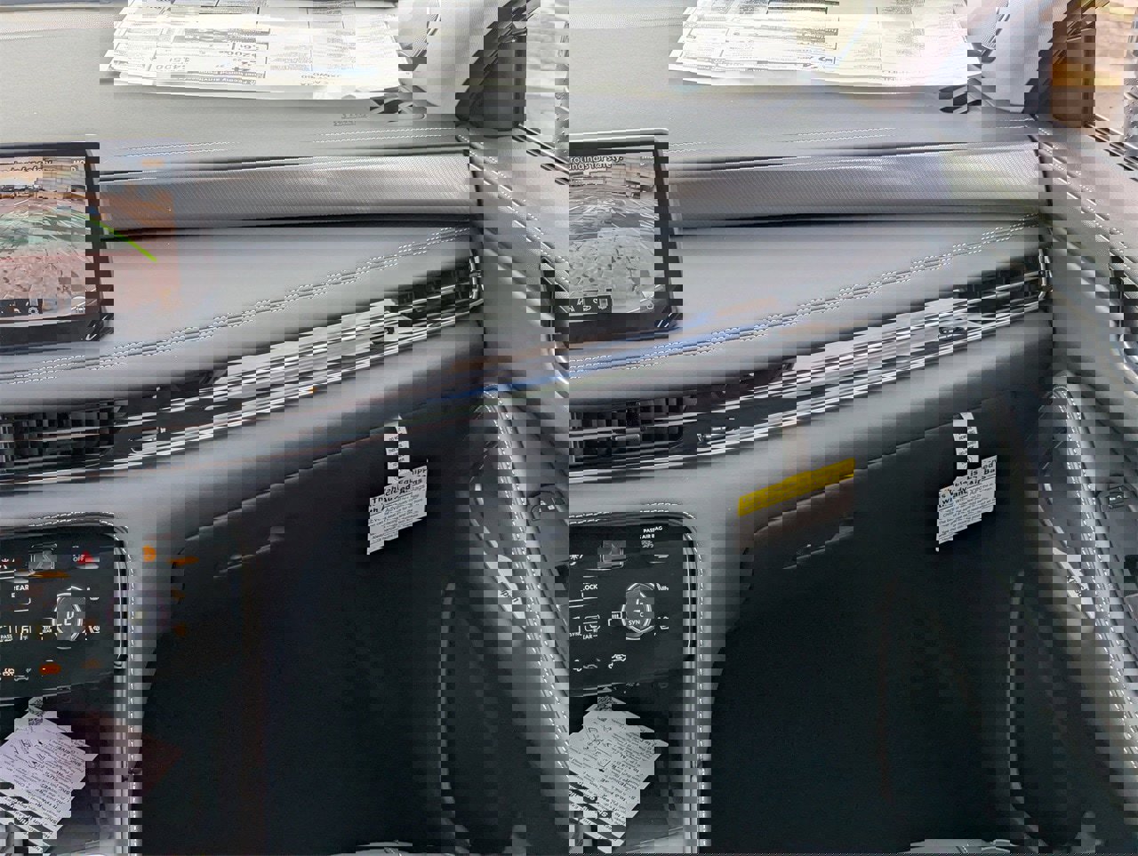 New 2026 INFINITI QX60 Luxe w/ Family Package image 24