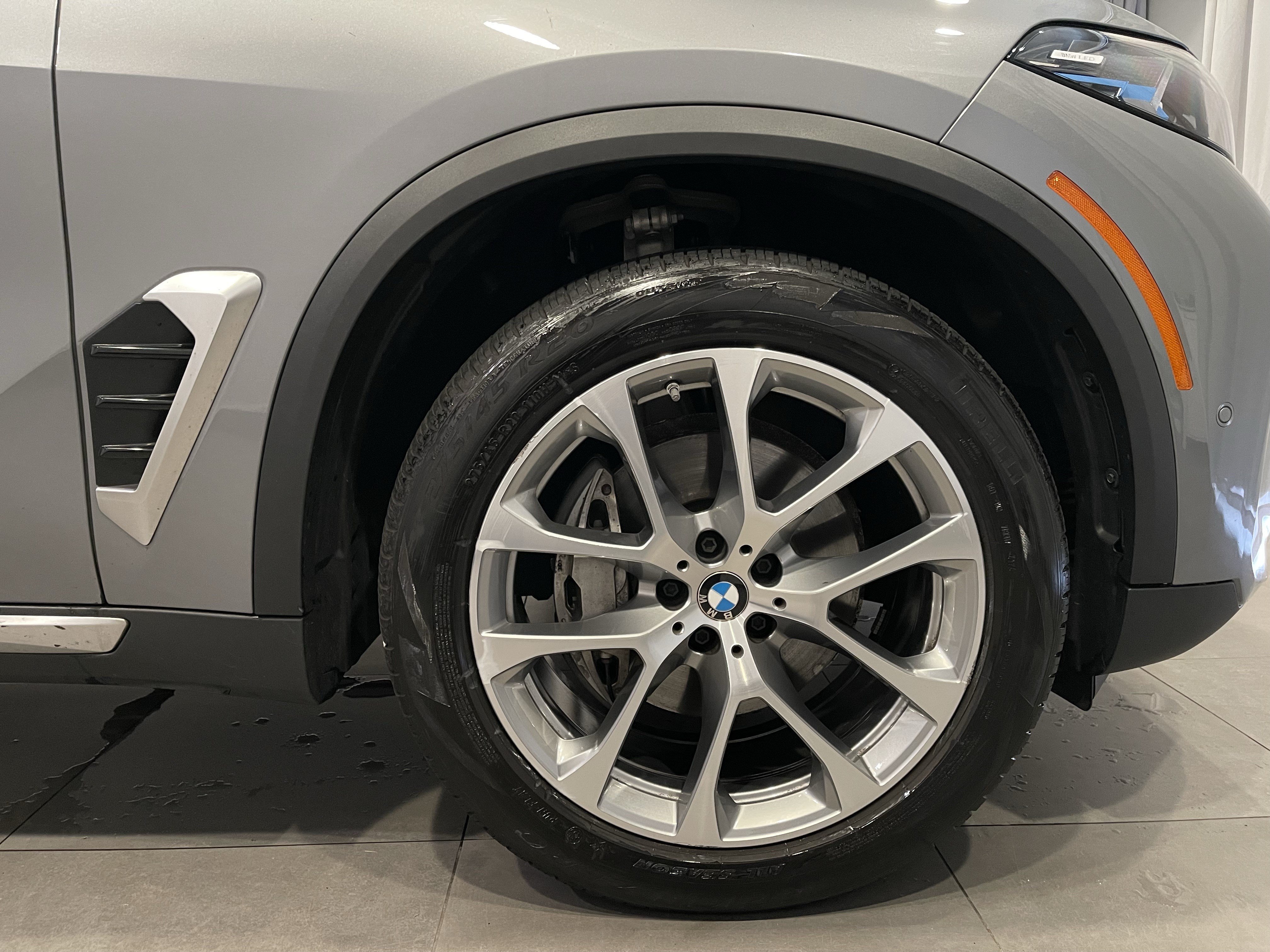 Used 2025 BMW X5 xDrive40i w/ Premium Package AWD/4WD image 10