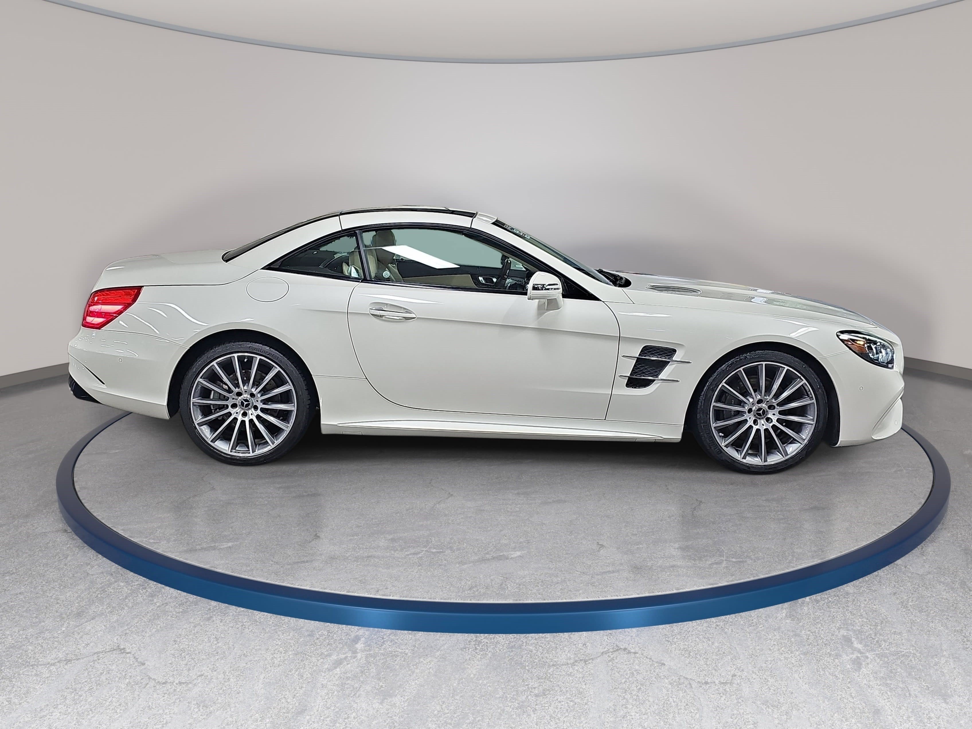 Used 2018 Mercedes-Benz SL 450 image 4