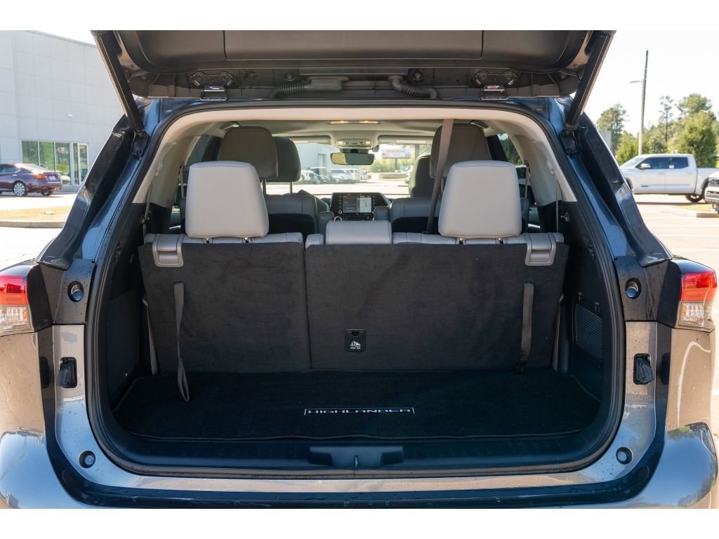 Used 2020 Toyota Highlander Limited image 16