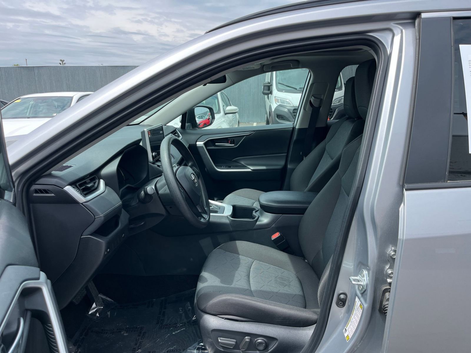 Used 2025 Toyota RAV4 XLE w/ Convenience Package AWD/4WD image 27