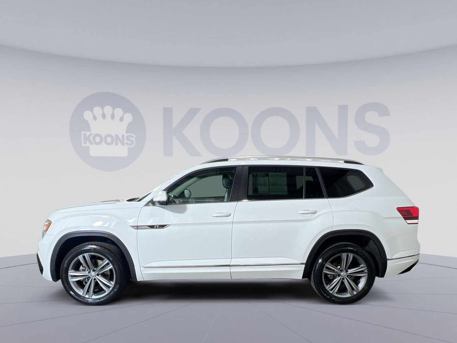 Used 2019 Volkswagen Atlas SE w/ Panoramic Sunroof Package image 2