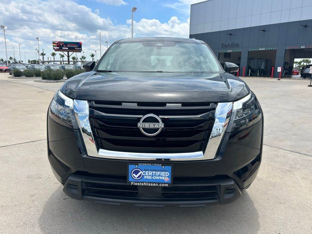 Certified 2025 Nissan Pathfinder SV FWD image 2
