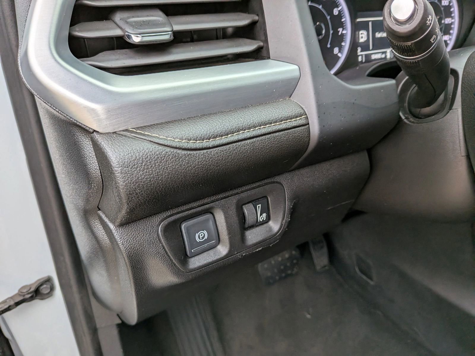 Used 2019 GMC Acadia SLE image 44