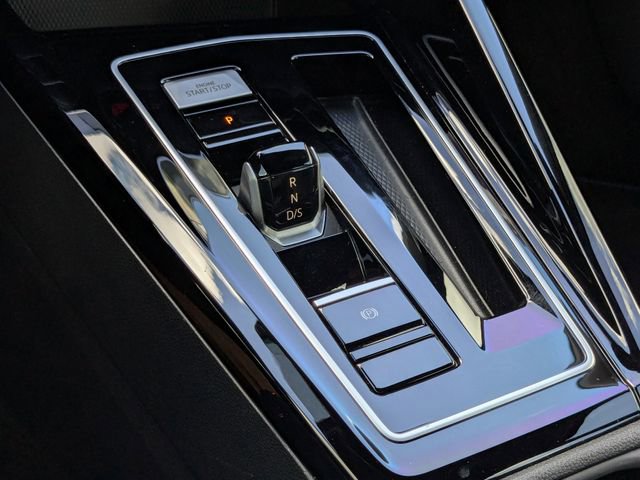 Used 2023 Volkswagen Golf 20th Anniversary Edition image 28