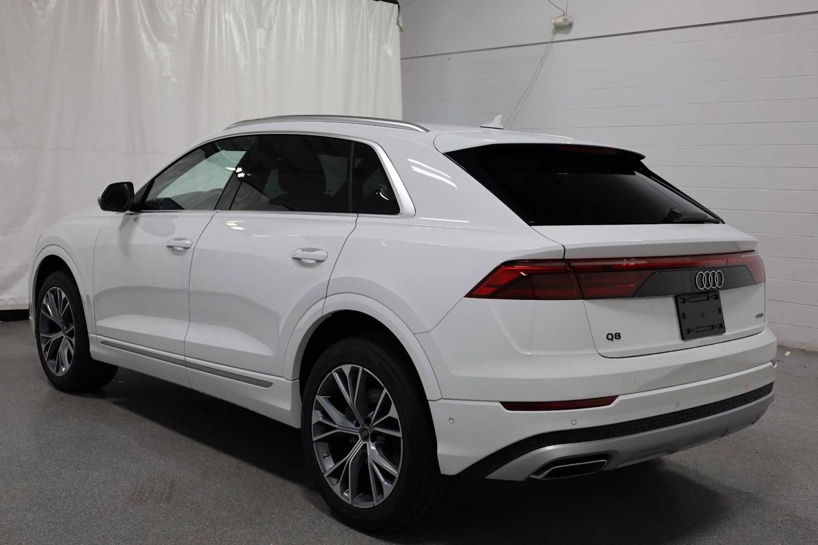 New 2025 Audi Q8 Premium image 3
