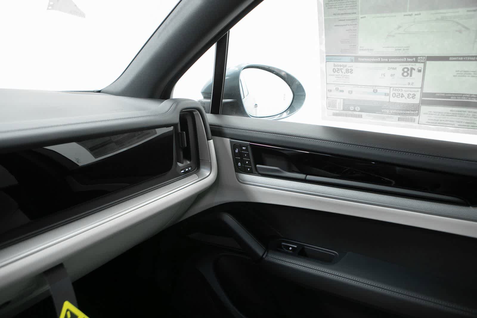 New 2026 Porsche Cayenne S image 31