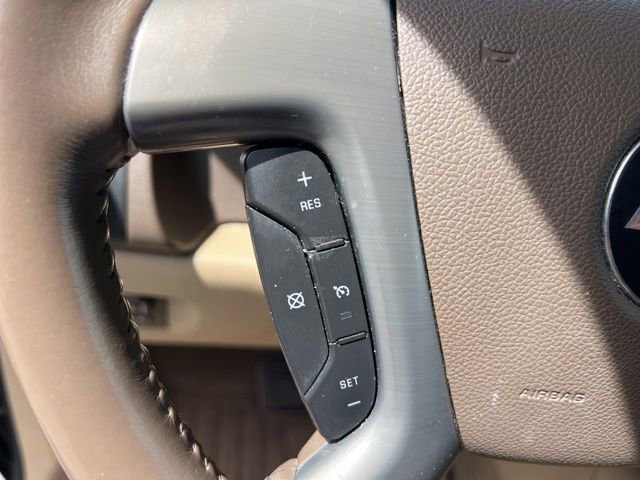 Used 2014 Chevrolet Suburban LT AWD/4WD image 29