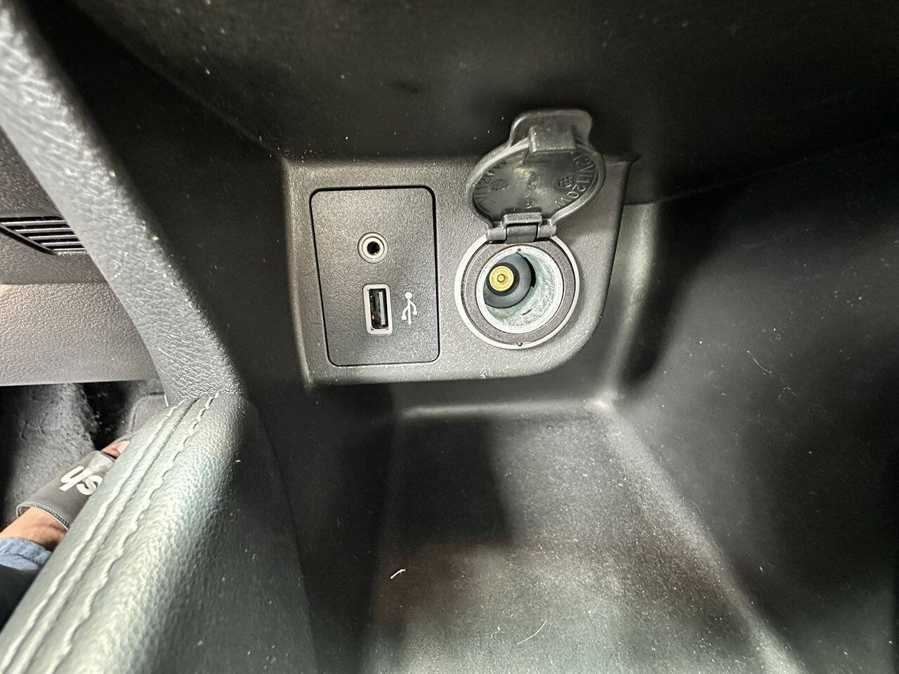 Used 2019 Nissan Kicks SV FWD image 25