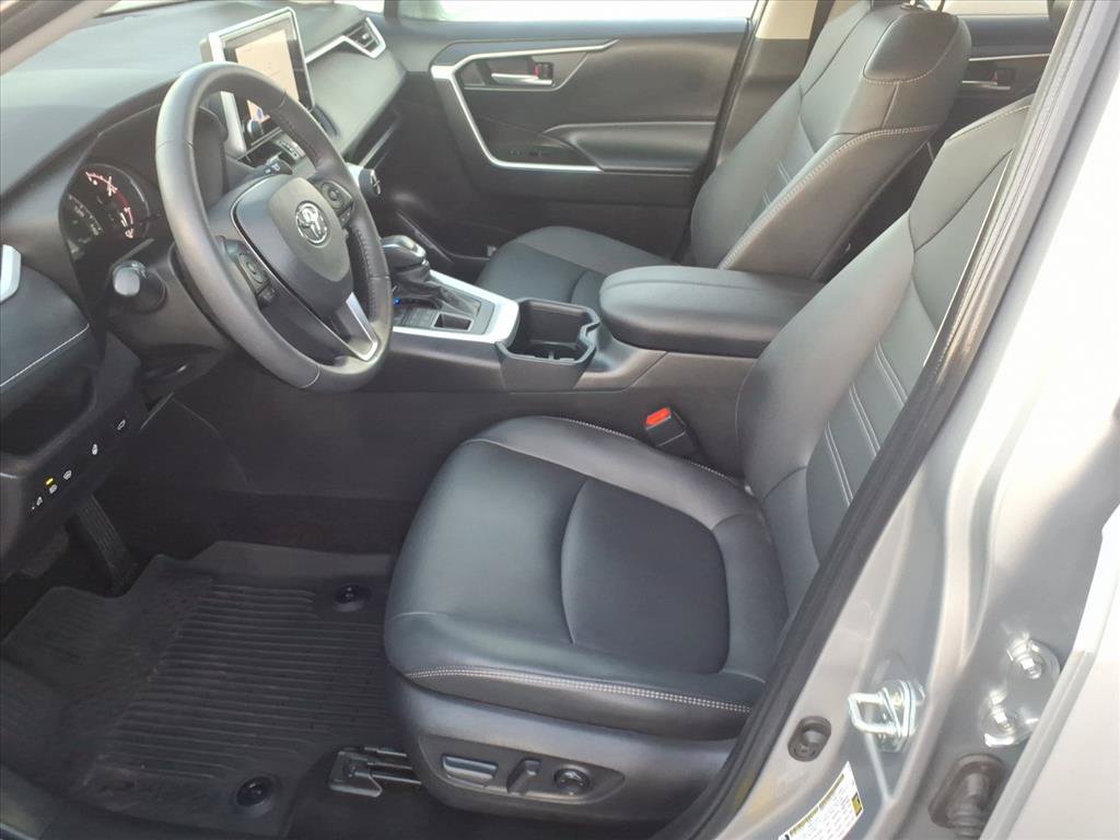 Used 2025 Toyota RAV4 XLE Premium w/ Weather Package AWD/4WD image 5