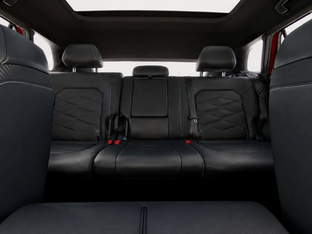 Certified 2024 Volkswagen Atlas Cross Sport SE AWD/4WD image 28
