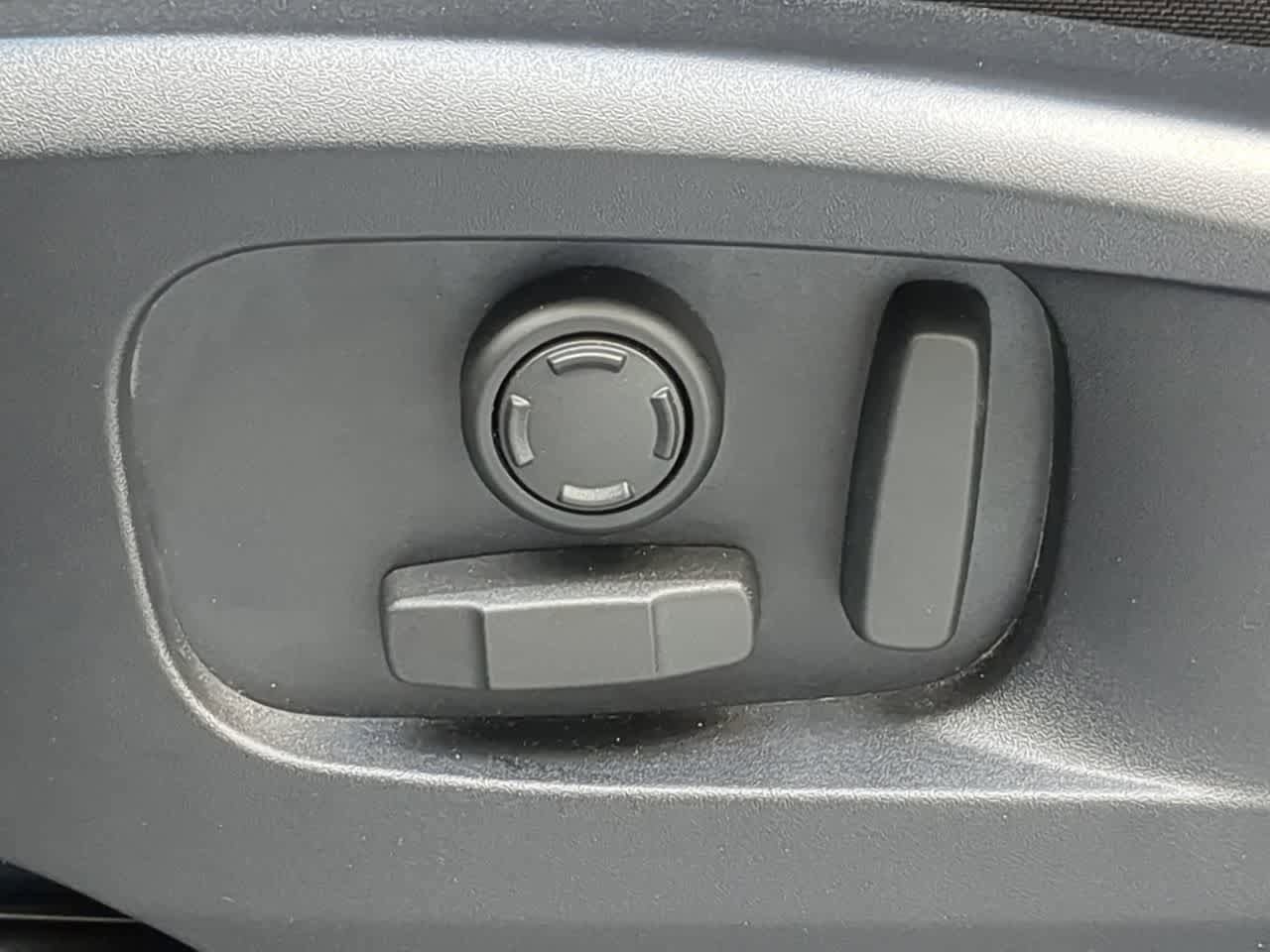 Used 2025 Land Rover Defender 110 S AWD/4WD image 17