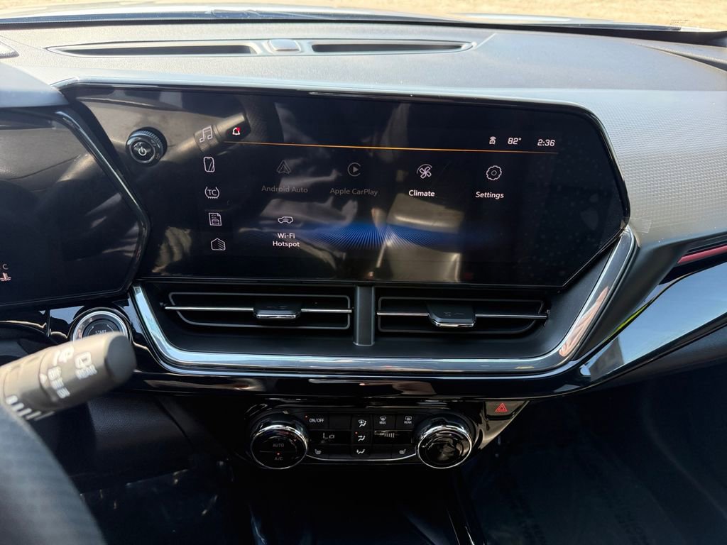 Certified 2025 Chevrolet Trax RS w/ Sunroof Package image 21