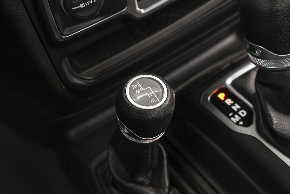 Used 2020 Jeep Wrangler Sport AWD/4WD image 26