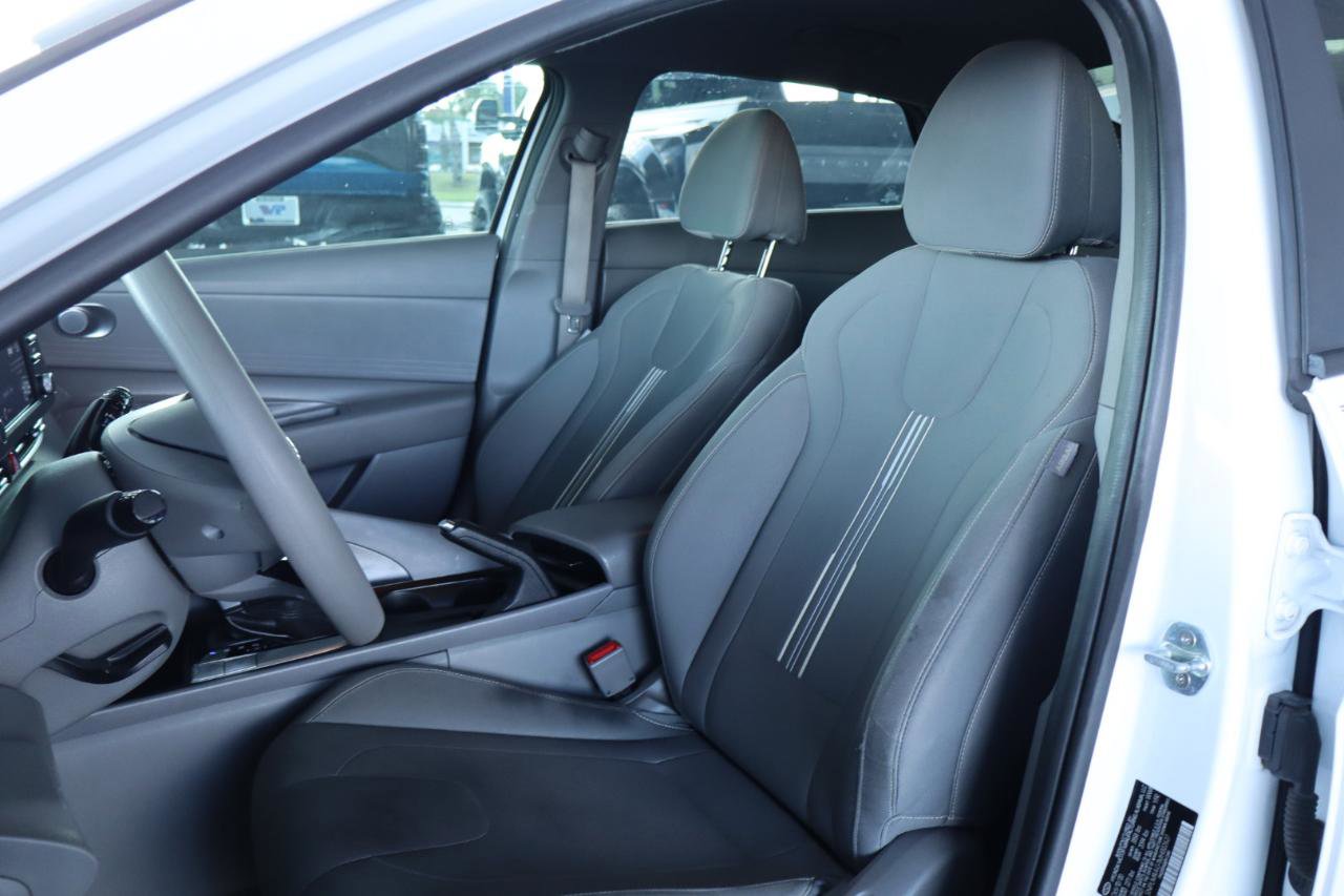 Used 2021 Hyundai Elantra SEL FWD image 16