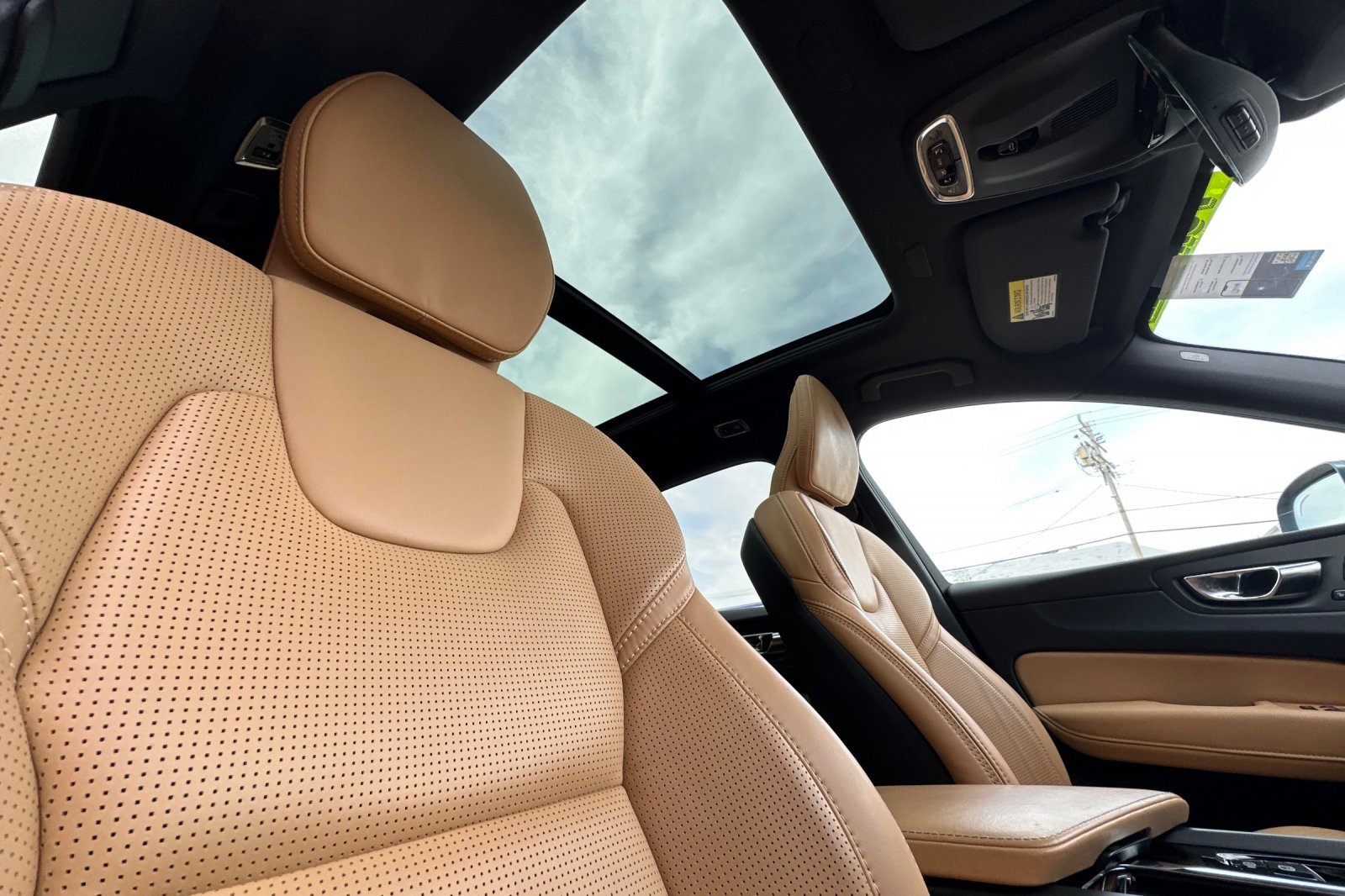 Used 2021 Volvo XC60 T5 Inscription w/ Advanced Package image 19