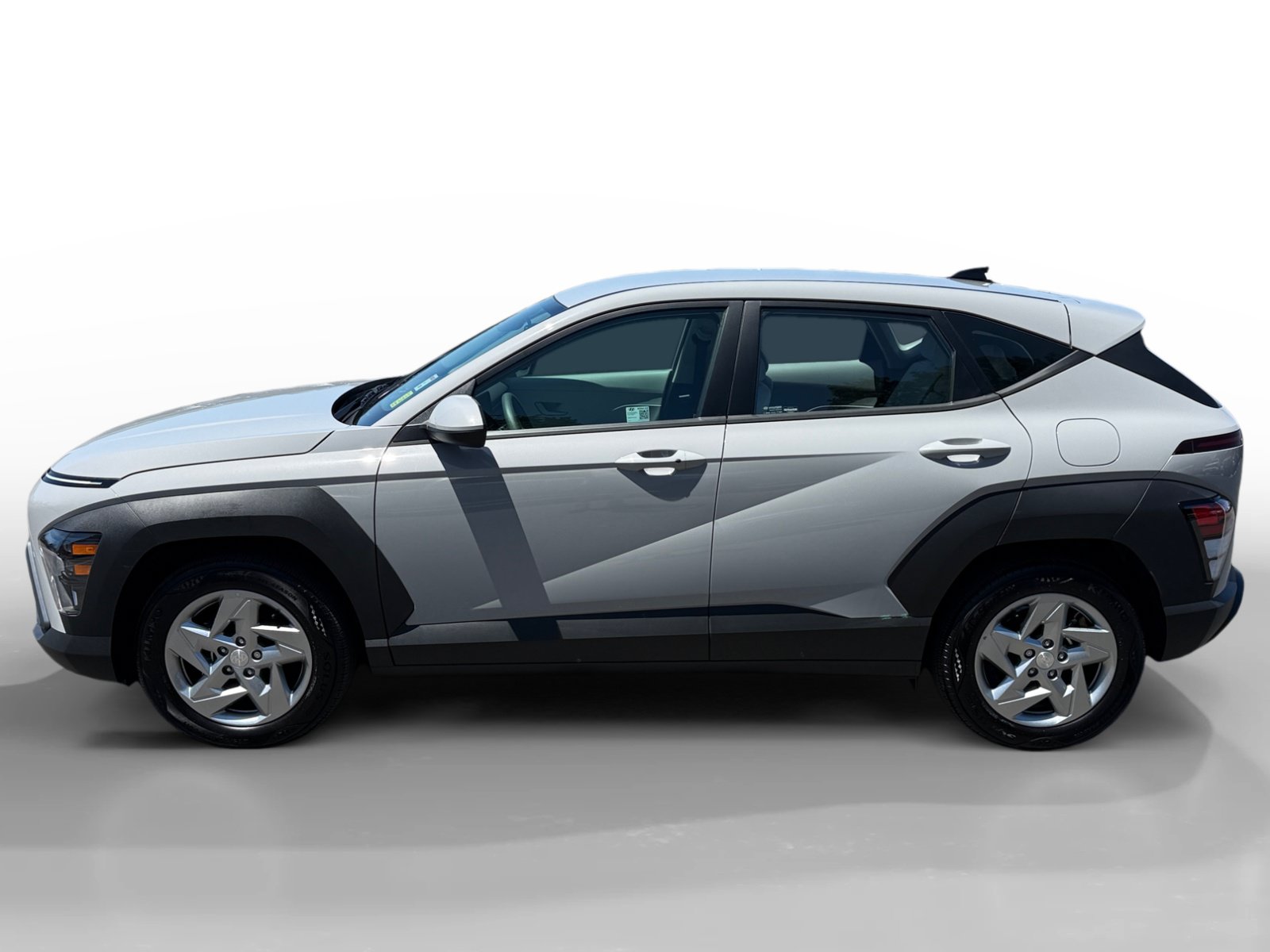 Certified 2025 Hyundai Kona SE FWD image 2