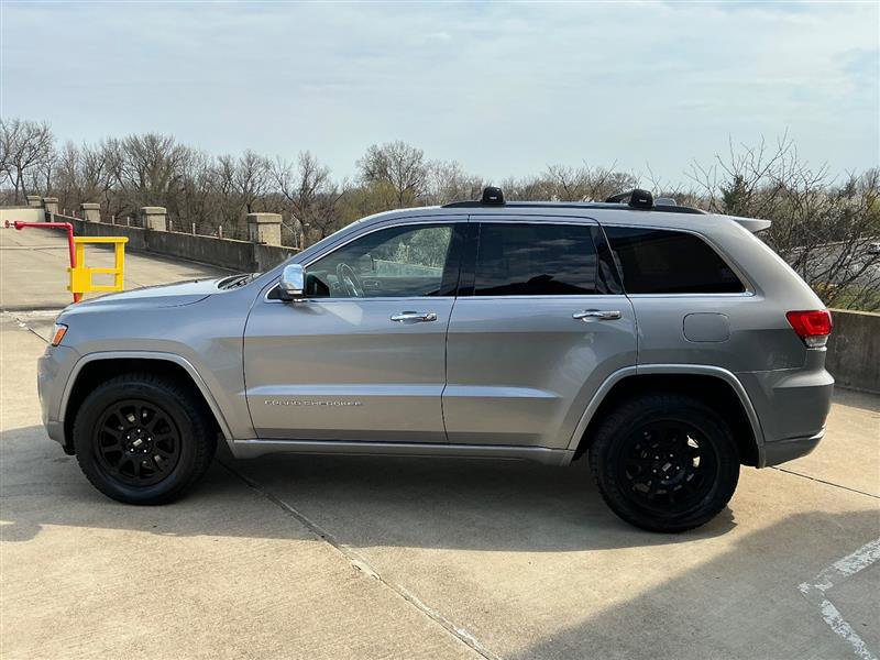 Used 2015 Jeep Grand Cherokee Overland image 3