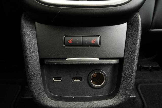 Used 2016 Lincoln MKX Reserve w/ Technology Package FWD image 26