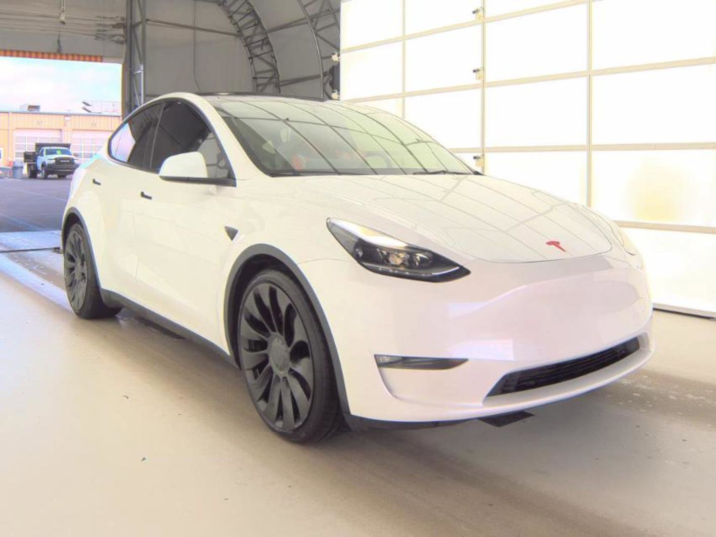 Used 2022 Tesla Model Y Performance AWD/4WD image 2