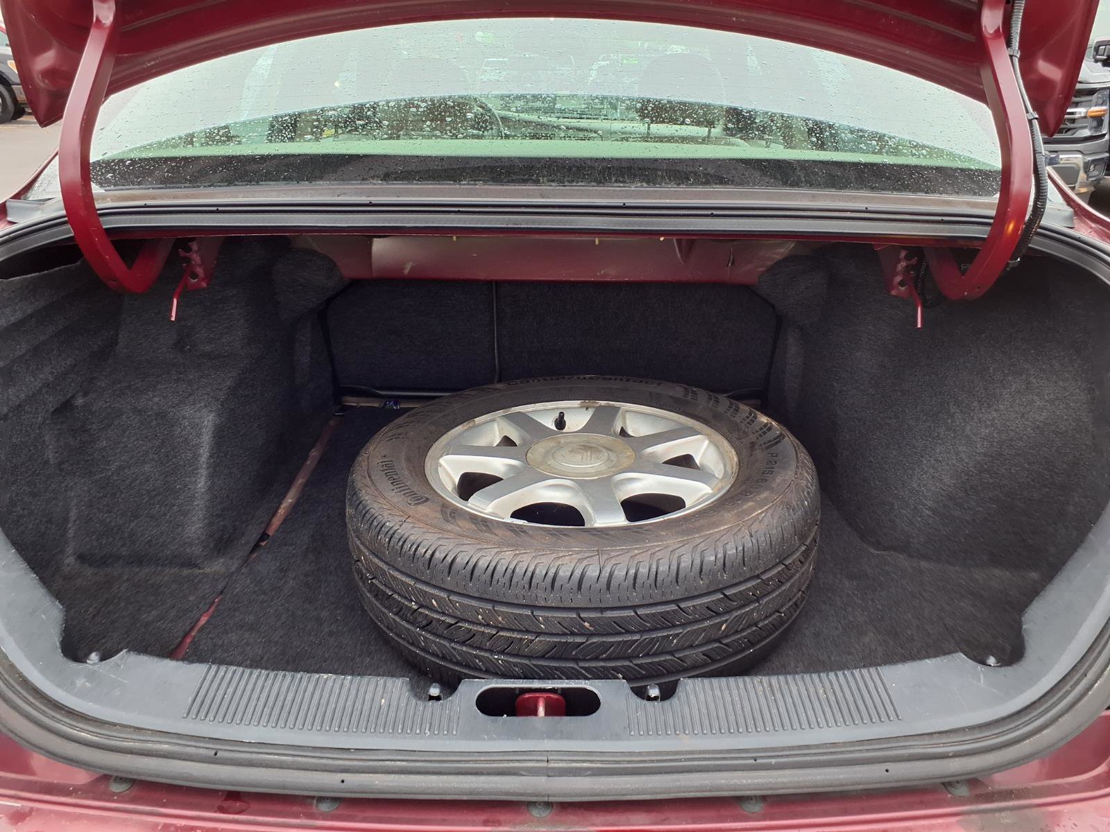 Used 2004 Ford Taurus SEL image 17