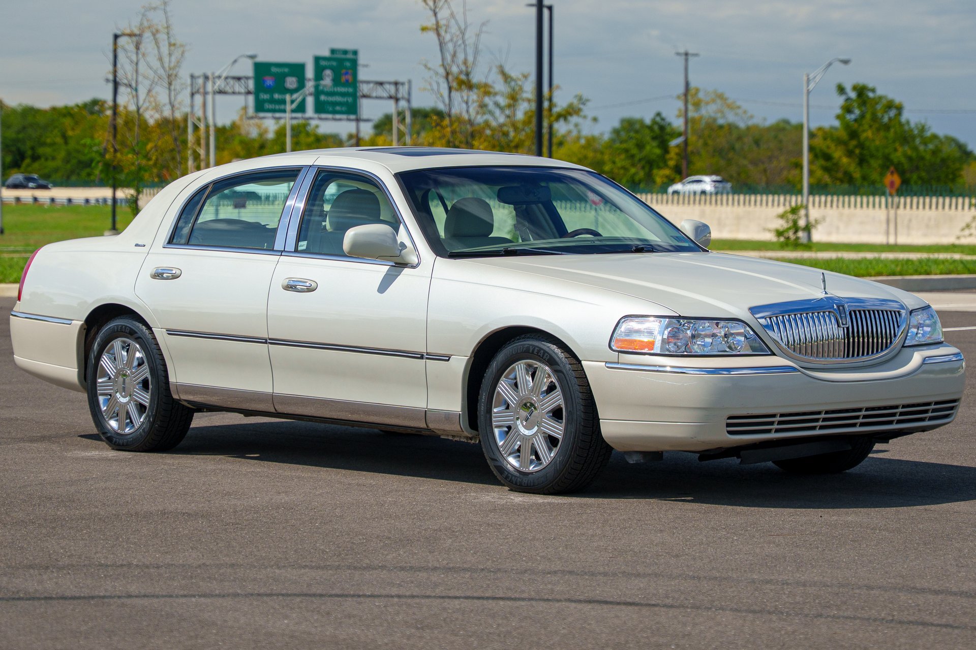 Used 2004 Lincoln Town Car Ultimate
