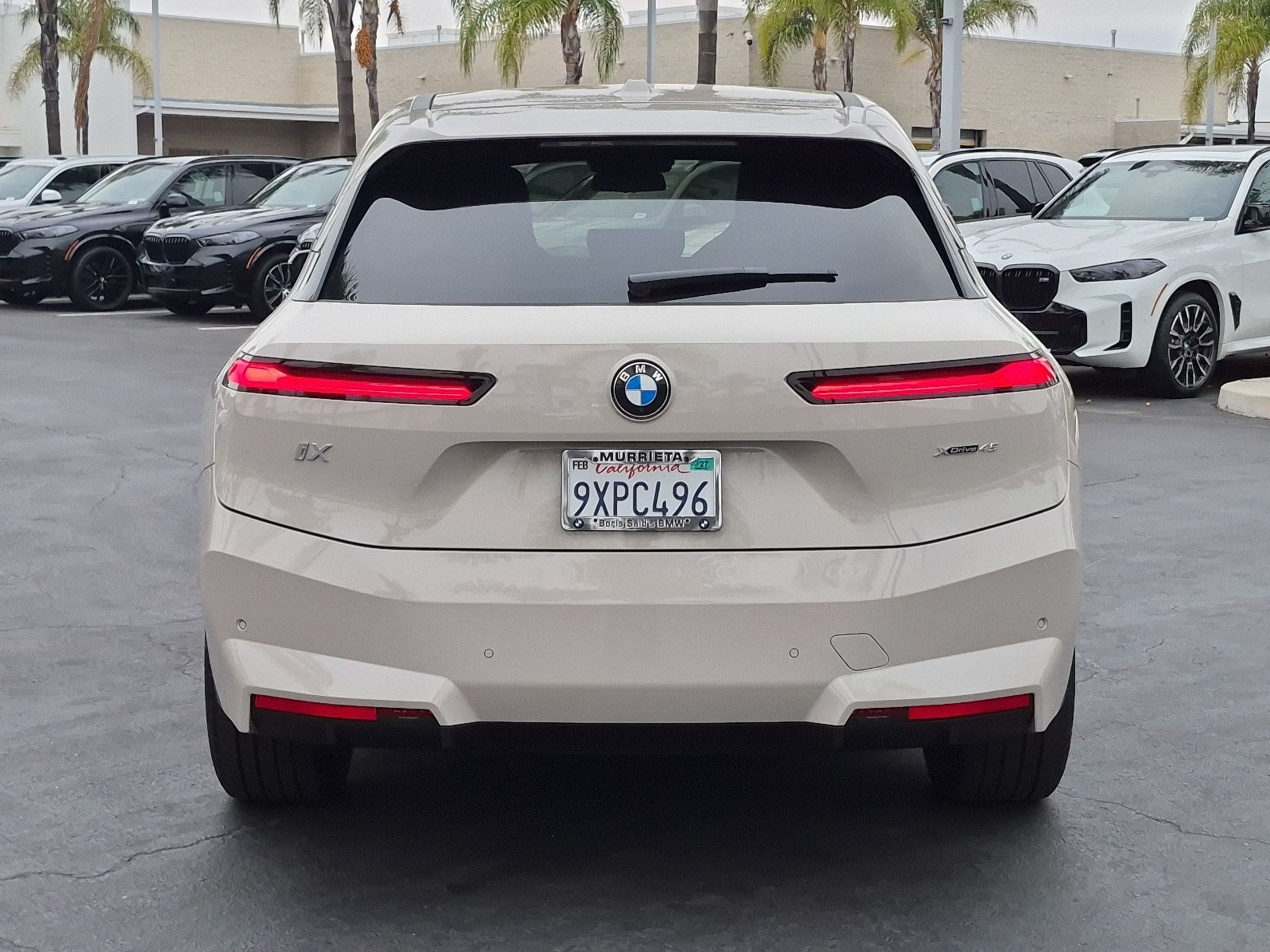 Used 2026 BMW iX xDrive45 w/ Premium Package AWD/4WD image 9