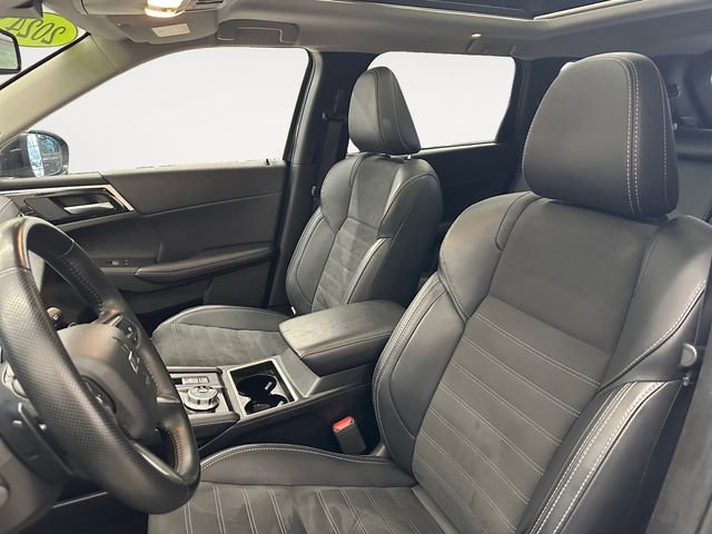 Used 2024 Mitsubishi Outlander SE Black Edition image 9